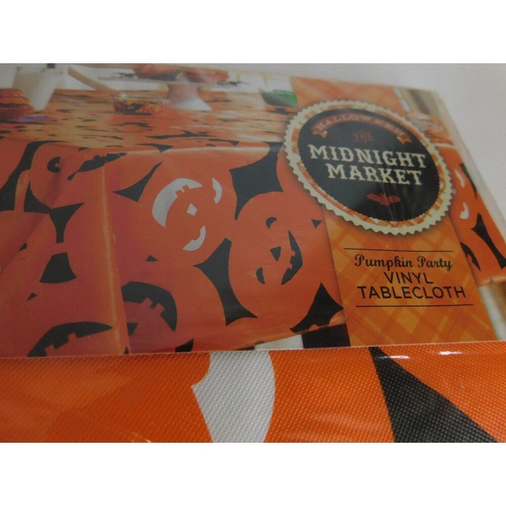 Midnight Market Halloween Vinyl Tablecloth 70" Round Pumpkins New - Picture 5 of 6